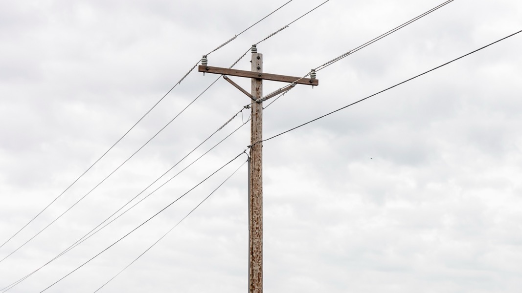 Safety 1 Powerlines resize